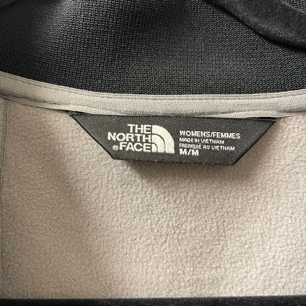 Women’s North Face Bomber Jacket - Picture 5 of 7